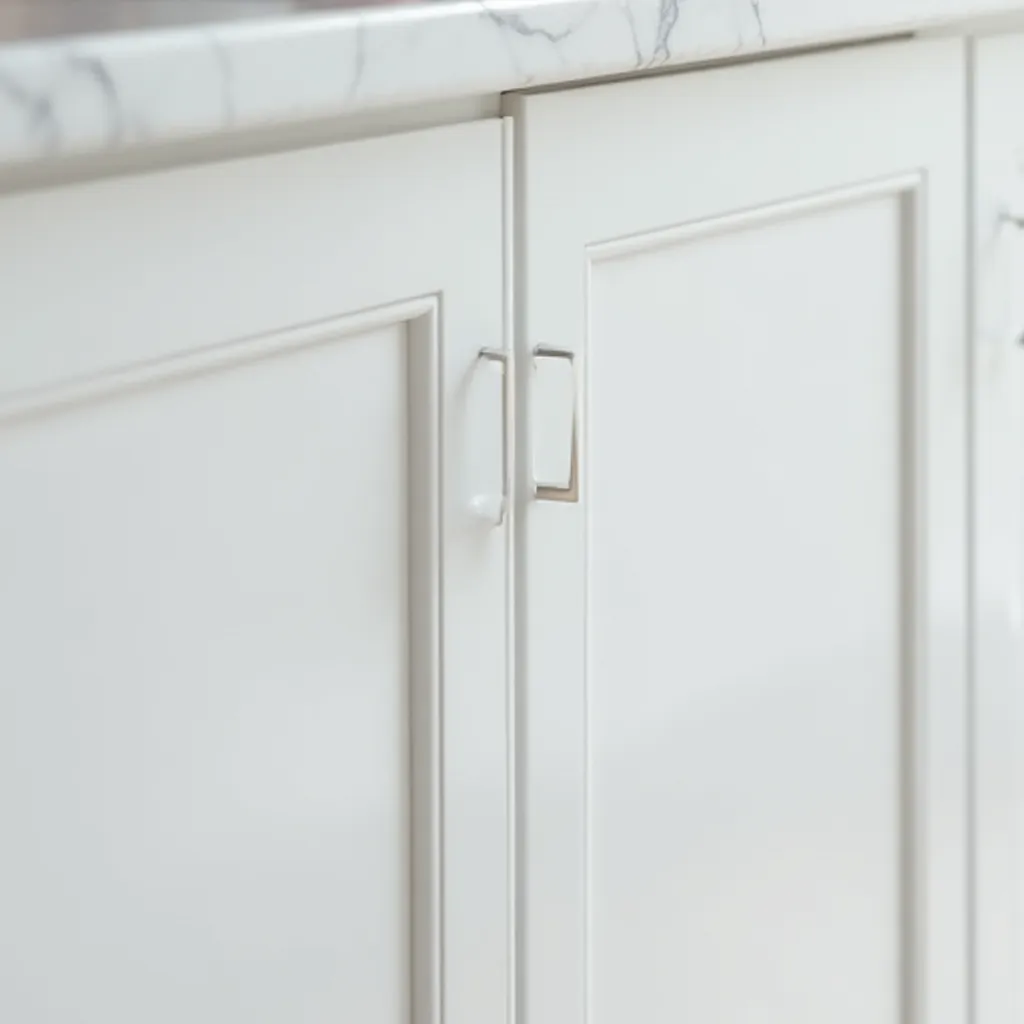 מטבח לבן – גימור אפוקסי חלק במיוחד